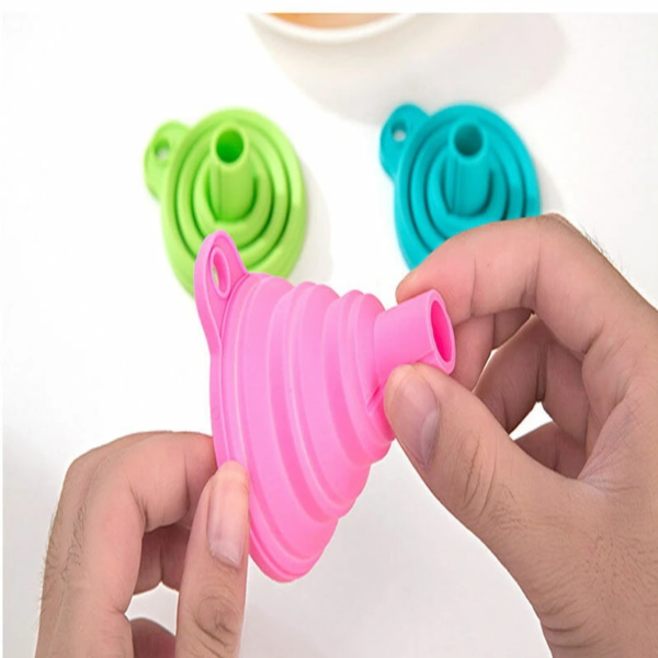 Kitchen Gadgets Silicon Funnel Oil Water Funnel Kitchen Accessories Silicone Collapsible Funnel For Water Bottle Liquid Transfer (Random Color)