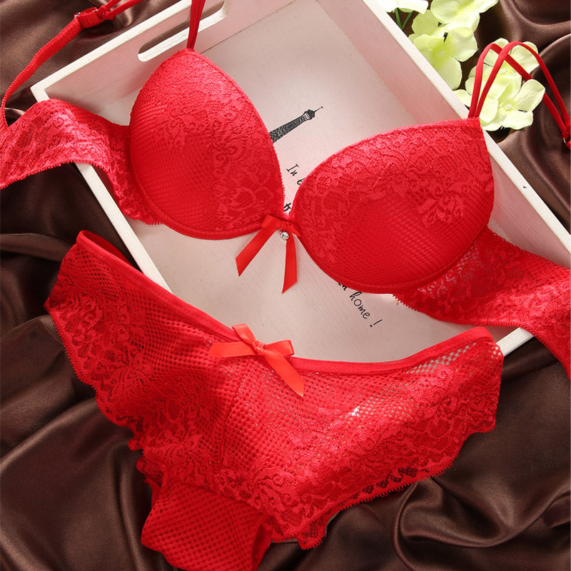 Luxurious Vintage Lace Push Up Bra Set