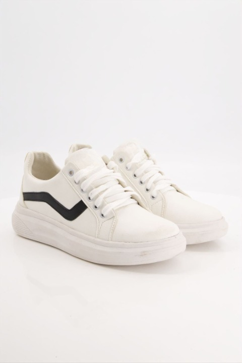 Men Casual White Sneakers With Lines Designs